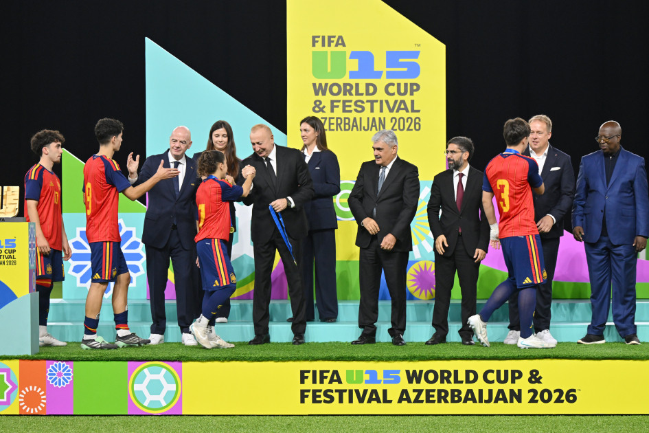 Prezident İlham Əliyev “FIFA U-15 World Cup and Festival”ın final matçını izləyib, mükafatlandırma mərasimində iştirak edib<font color='red'> - YENİLƏNİB</font><font color=red> - FOTOLAR</font>