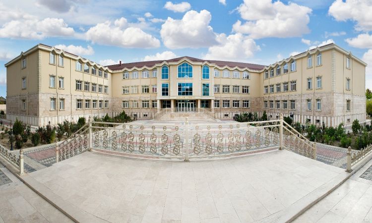 Yaradılan imkanlar nəticəsində muxtar respublikada yüksək nüfuz qazanan Naxçıvan Qızlar Liseyi