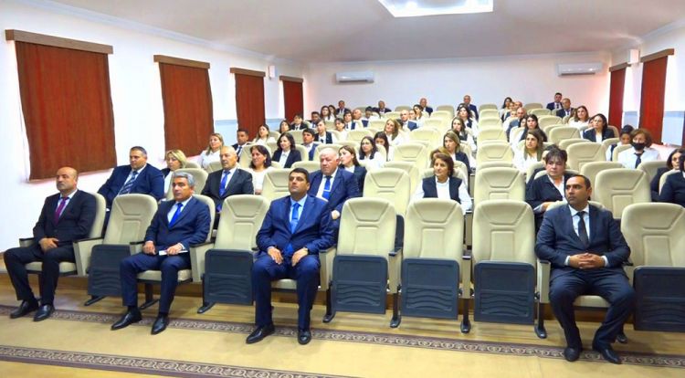 Ali təhsil ocağında milli kurikuluma həsr olunan elmi-praktik konfrans keçirilib