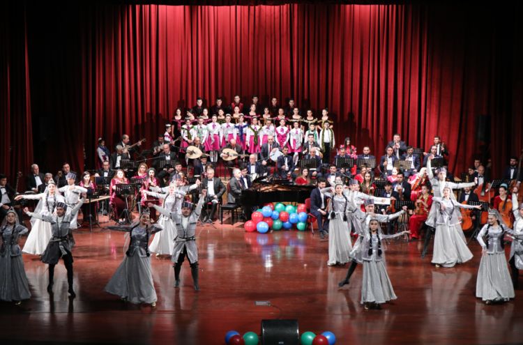 Naxçıvan Dövlət Filarmoniyasının musiqi kollektivlərinin konserti keçirilib