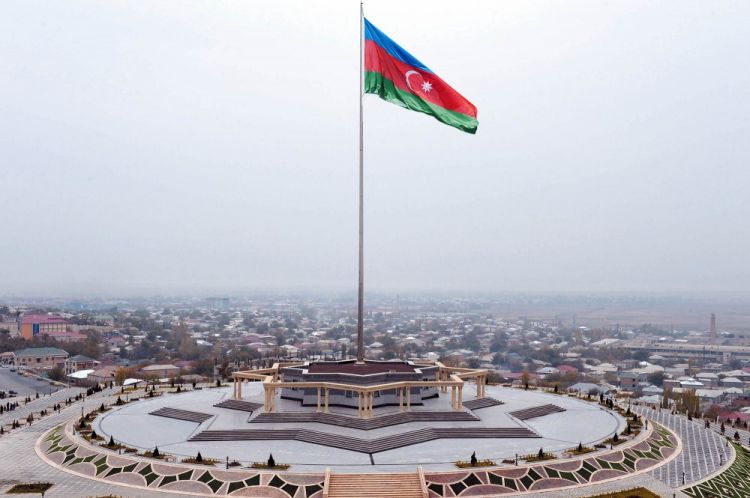 Dəryalar mürəkkəb olsa, meşələr qələm...