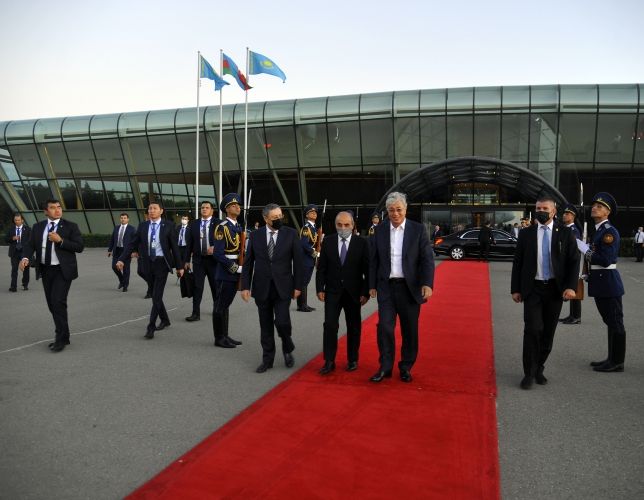 Qazaxıstan Prezidenti Kasım-Jomart Tokayevin Azərbaycana rəsmi səfəri başa çatıb<font color=red> - FOTOLAR</font>