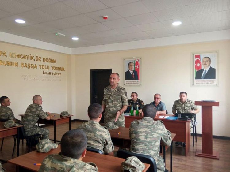 MN: "Hərbi hissələrdə psixoloji işə dəstək fəaliyyətləri davam etdirilir"<font color=red> - FOTOLAR</font>