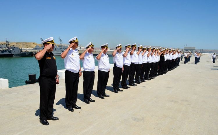 İran, Qazaxıstan və Rusiya hərbi gəmiləri Bakı limanını tərk edib<font color=red> - FOTOLAR</font>
