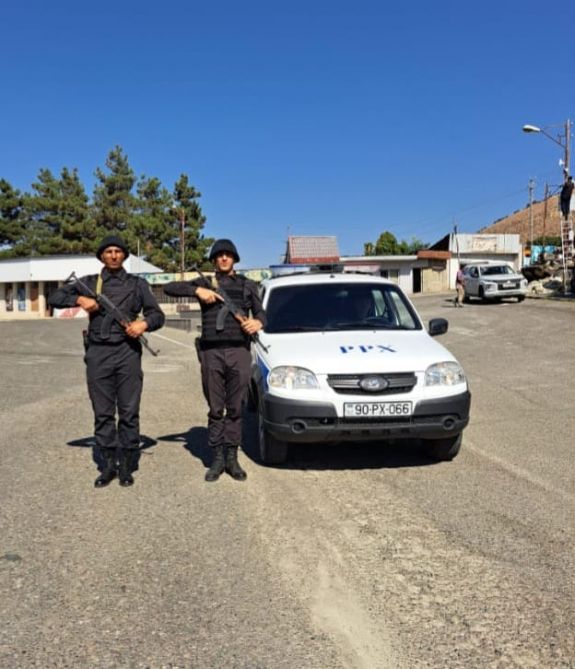 Laçında polis əməkdaşları və Daxili Qoşunların hərbi qulluqçuları tərəfindən postlar qurulub, gündəlik xidmət aparılır<font color=red> - FOTOLAR</font>
