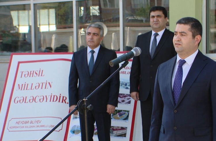Naxçıvanda ənənəvi məktəbli yarmarkalarına start verilib<font color=red> - VİDEO</font>