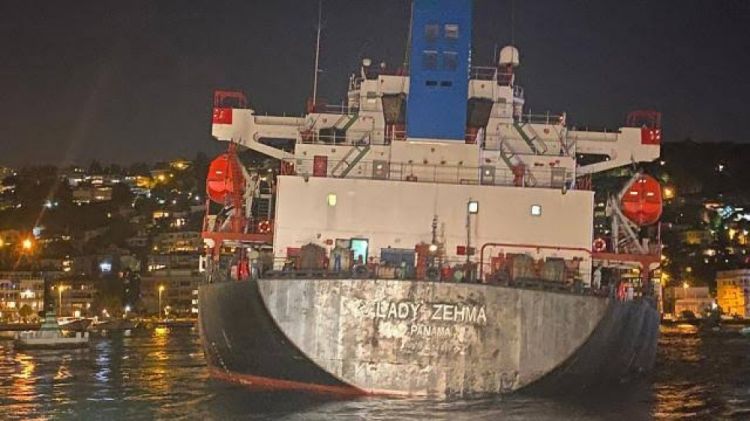 Ukraynadan İstanbula hərəkət edən quru yük gəmisi Bosfor boğazında quruya oturub