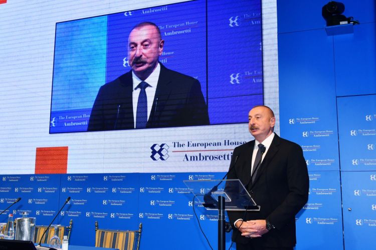 Prezident İlham Əliyev İtaliyanın Çernobbio şəhərində keçirilən beynəlxalq forumda iştirak edir <font color='red'> - YENİLƏNİB</font><font color=red> - FOTOLAR</font>