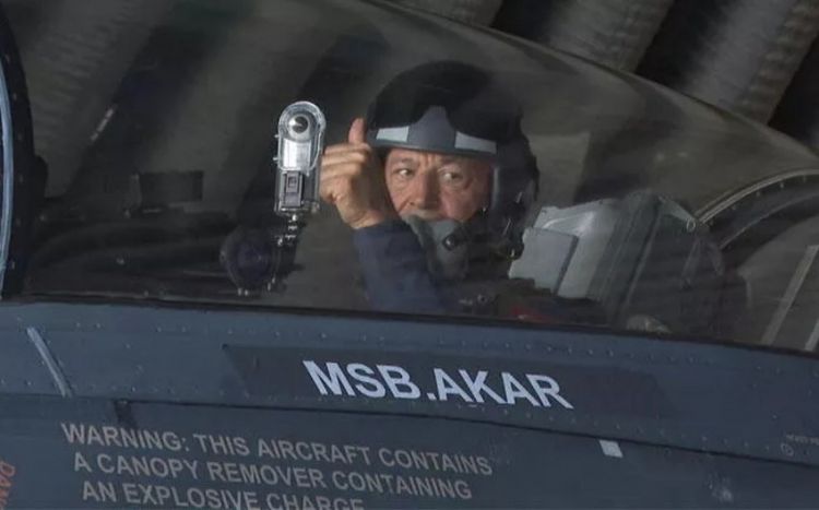 Türkiyənin müdafiə naziri Egey dənizinin şimalında “F-16” ilə uçuş edib<font color=red> - FOTOLAR</font>