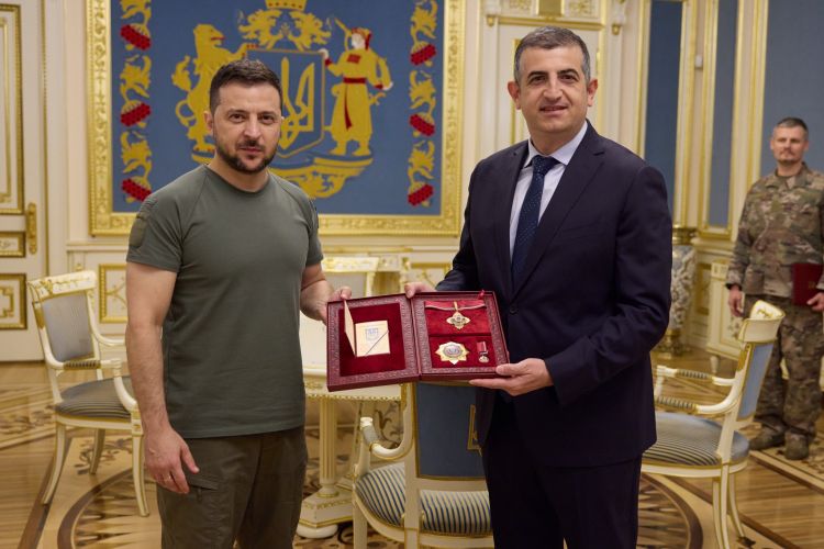Ukrayna Prezidenti Haluk Bayraktarı 1-ci dərəcəli "Xidmətə görə" ordeni ilə mükafatlandırıb