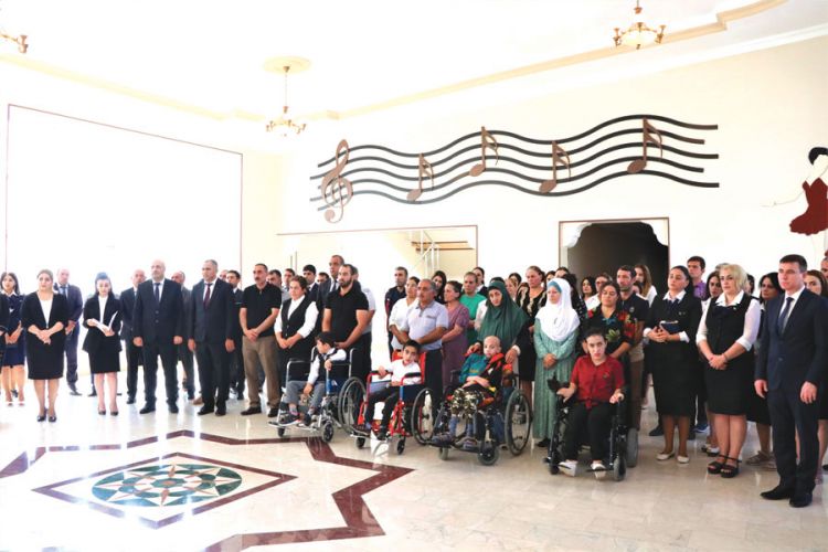 Distant təhsilə cəlb olunan 24 uşağa lazımi vəsaitlər verilib