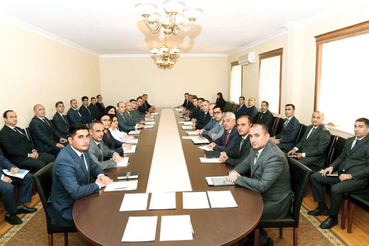 Naxçıvan Muxtar Respublikası İqtisadiyyat Nazirliyində payız-qış mövsümünə hazırlıqla bağlı iclas keçirilib