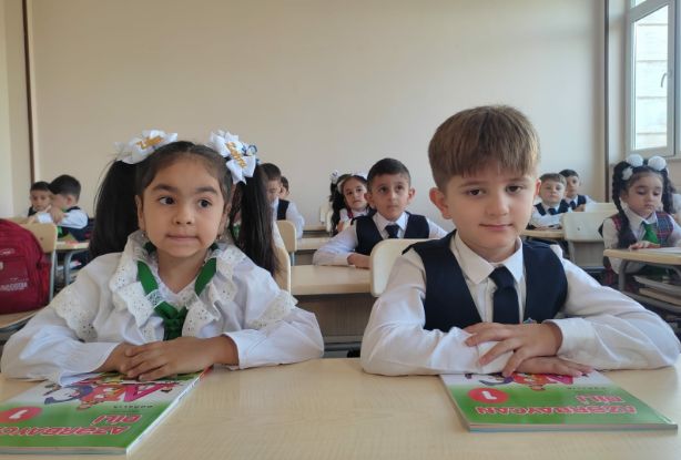 Naxçıvanda yeni tədris ilində 4483 şagird birinci sinfə başlayıb<font color=red> - FOTOLAR</font>