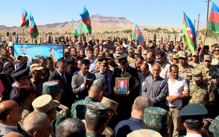 Şəhid Rəşad Hüseynli doğma kəndində torpağa tapşırıldı<font color=red> - VİDEO</font>