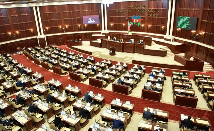 Təhsil fəaliyyəti ilə bağlı bir sıra vasitələr gömrük rüsumundan azad ediləcək