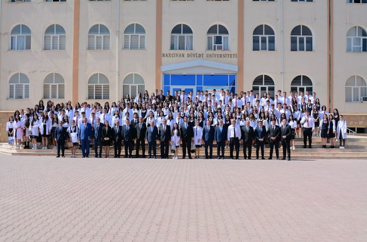 Naxçıvan Dövlət Universitetinə yüksək balla qəbul olan tələbələrlə görüş keçirilib<font color=red> - FOTOLAR</font>