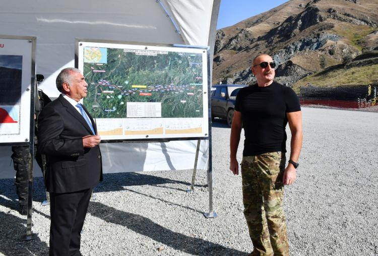 Prezident İlham Əliyev Kəlbəcər-Laçın avtomobil yolunda yeni inşa edilən tunellə tanış olub<font color=red> - FOTOLAR</font>