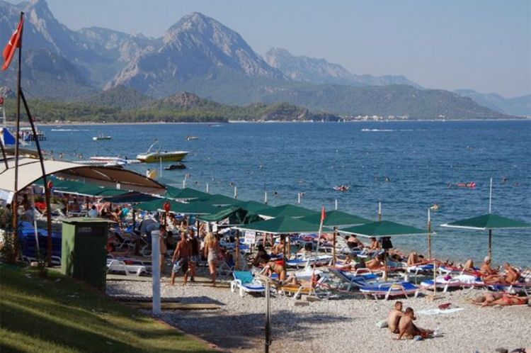 Türkiyəyə gələn rusiyalı turistlərin sayı avqustda 11 faiz azalıb
