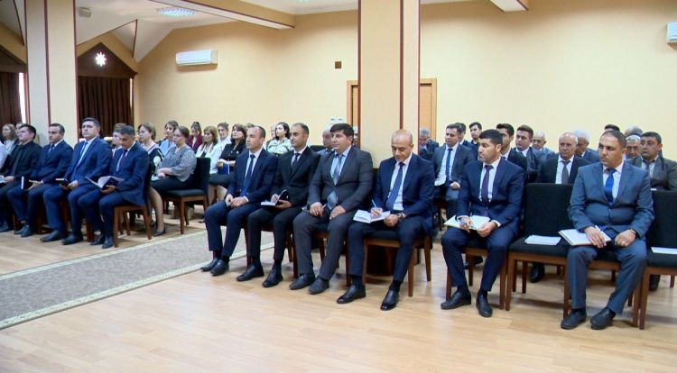 Naxçıvan Muxtar Respublikası Səhiyyə Nazirliyində payız-qış mövsümünə hazırlıq və qarşıda duran vəzifələr müzakirə edilib<font color=red> - FOTOLAR</font>