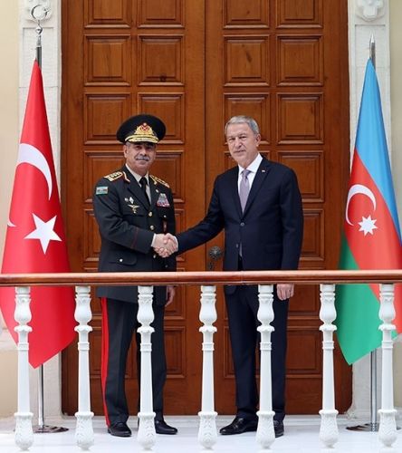 Azərbaycan və Türkiyə müdafiə nazirlərinin telefon danışığı olub