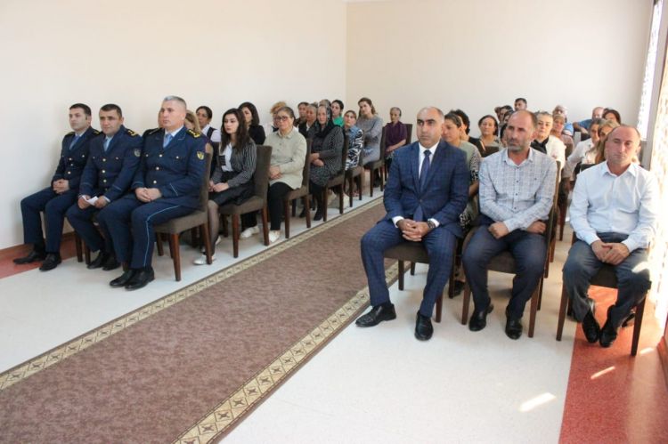 Nağdsız ödənişlərin üstünlükləri ilə bağlı tədbirlər keçirilib