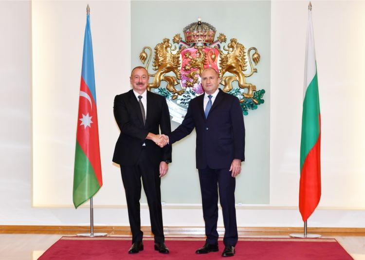 Azərbaycan Prezidenti İlham Əliyevin Bolqarıstan Prezidenti Rumen Radevlə təkbətək görüşü olub<font color=red> - FOTOLAR</font>