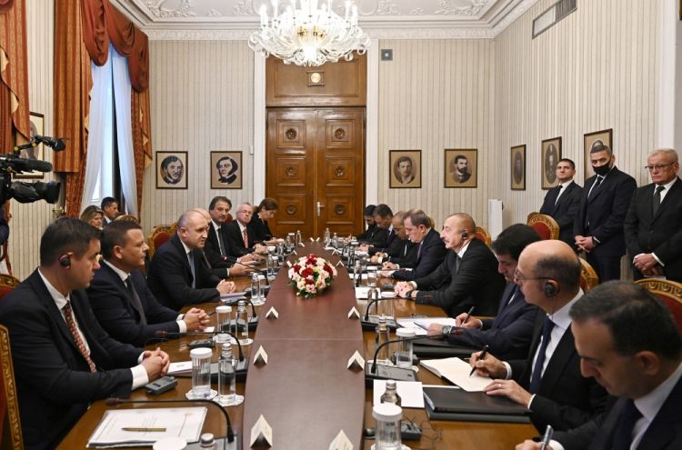 Sofiyada Azərbaycan və Bolqarıstan prezidentlərinin geniş tərkibdə görüşü olub<font color='red'> - YENİLƏNİB</font>