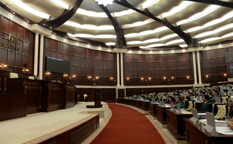 Daşınmaz əmlakla bağlı xidmətlərə görə yeni xidmət haqqları tutulacaq