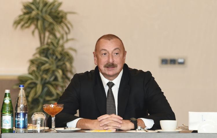 Prezident İlham Əliyev Sofiyada Bolqarıstanın biznes dairələrinin nümayəndələri ilə görüşüb <font color='red'> - YENİLƏNİB</font><font color=red> - FOTOLAR</font>