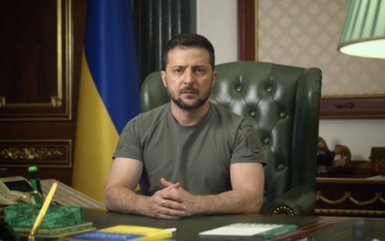Zelenski orduya payız çağırışını ləğv edib, tərxisi təxirə salıb