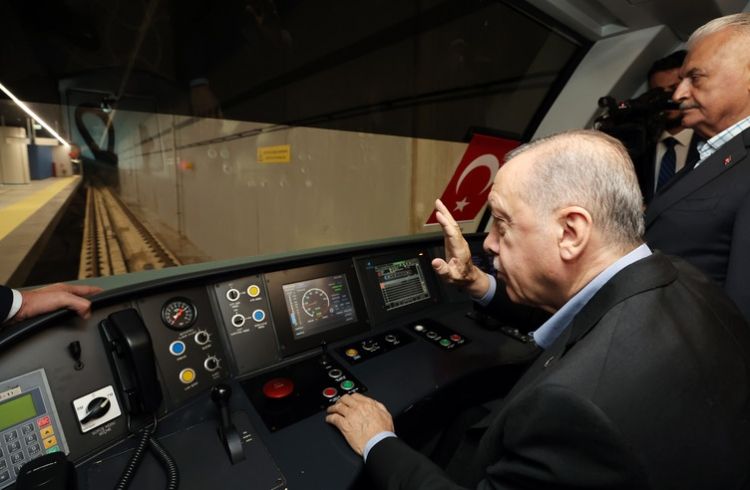 Sabiha Gökçən hava limanını İstanbulun mərkəzinə bağlayacaq yeni metro xətti istifadəyə verilib