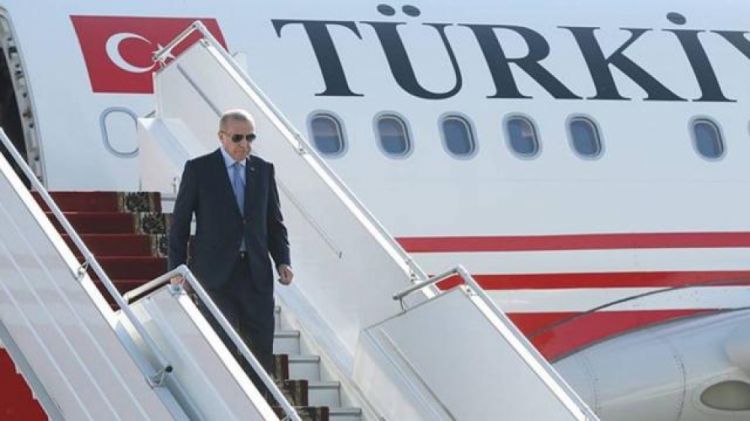 Türkiyə Prezidenti Praqaya səfər edib