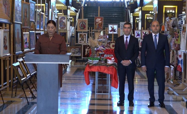 Naxçıvanda məhdud fiziki imkanlı şəxslərin və istedadlı qadınların əl işlərindən ibarət keçirilən sərgi-satış başa çatıb<font color=red> - FOTOLAR</font>