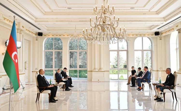 Prezident İlham Əliyev Azərbaycan dilini öyrəndiyinə görə Böyük Britaniya səfirinə təşəkkürünü bildirib