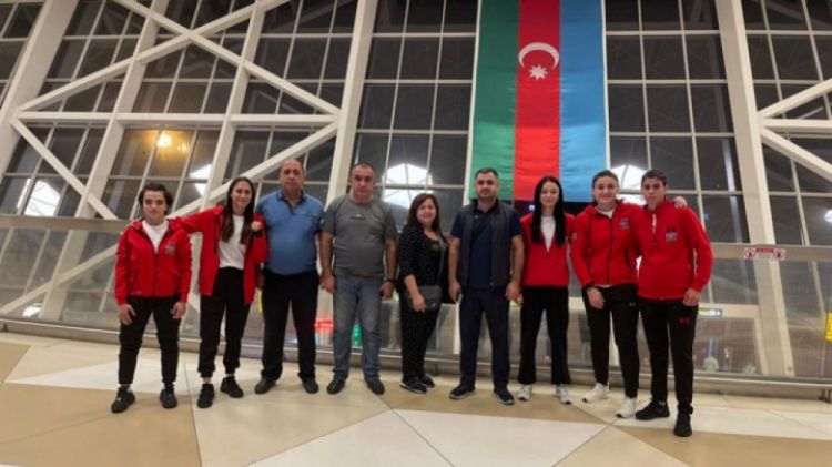 Boks üzrə Azərbaycan milli komandası Monteneqroya yollanıb<font color=red> - FOTOLAR</font>