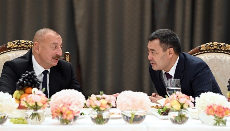 Qırğızıstan Prezidenti Sadır Japarovun adından Azərbaycan Prezidenti İlham Əliyevin şərəfinə rəsmi qəbul təşkil edilib<font color='red'> - YENİLƏNİB</font><font color=red> - FOTOLAR</font>