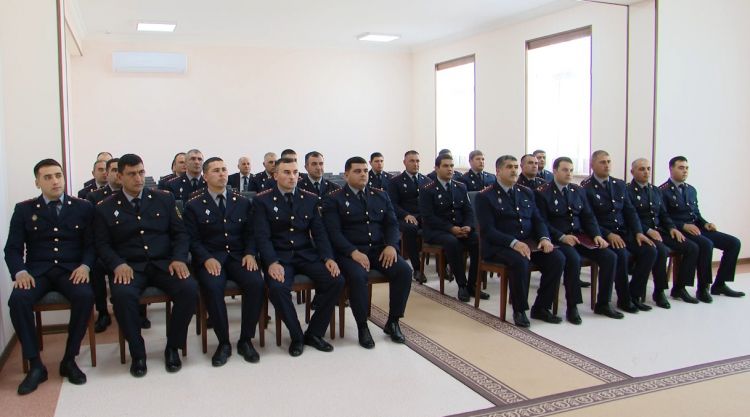Orta İxtisas Polis Məktəbində ixtisasartırma kursunu bitirən 25 polis sahə inspektoruna sertifikatlar verilib<font color=red> - FOTOLAR</font>