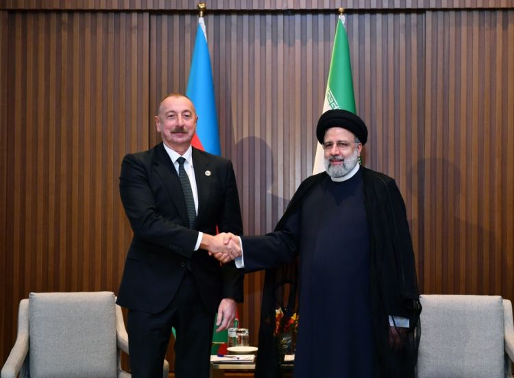 Azərbaycan Prezidenti İlham Əliyevin Astanada İran Prezidenti Seyid İbrahim Rəisi ilə görüşü olub<font color='red'> - YENİLƏNİB</font><font color=red> - FOTOLAR</font>