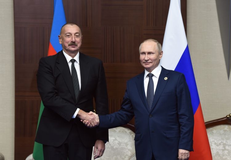 Azərbaycan Prezidenti İlham Əliyev və Rusiya Prezidenti Vladimir Putin Astanada görüşüblər<font color='red'> - YENİLƏNİB</font><font color=red> - FOTOLAR</font>