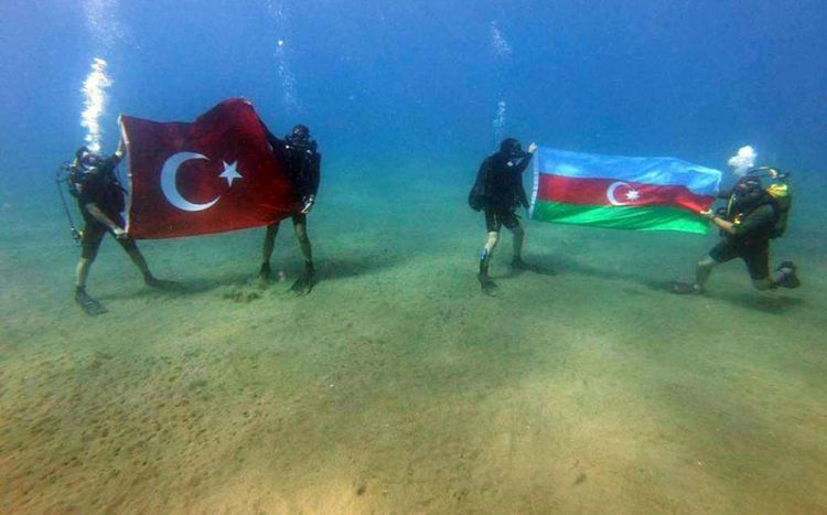 Azərbaycan və Türkiyə Hərbi Dəniz Qüvvələrinin xüsusi təyinatlılarının birgə təlimi başa çatıb<font color=red> - VİDEO</font>
