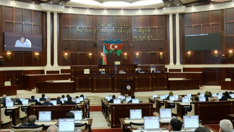  Milli Məclis “Mikro, kiçik və orta sahibkarlığın inkişafı haqqında” qanun layihəsi ikinci oxunuşda təsdiqlənib