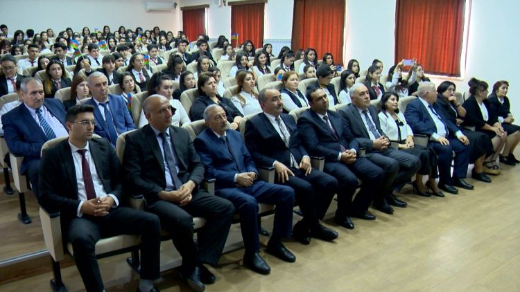 Naxçıvan Müəllimlər İnstitutunda 18 Oktyabr - Müstəqilliyin Bərpası Günü münasibətilə tədbir keçirilib<font color=red> - FOTOLAR</font>