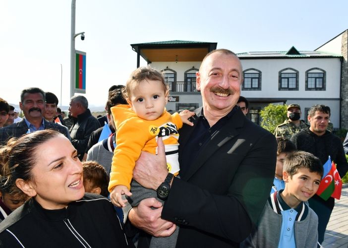Prezident İlham Əliyev və birinci xanım Mehriban Əliyeva Zəngilanın Ağalı kəndində sakinlərlə görüşüblər<font color='red'> - YENİLƏNİB</font><font color=red> - FOTOLAR</font>