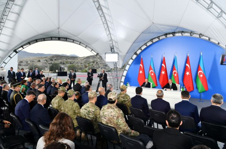 Prezident İlham Əliyev: Qarabağda inşaat işlərində, yol çəkilişində Türkiyə şirkətləri bizimlə bərabər çalışır