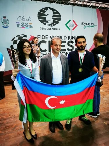 Beynəlxalq Şahmat Federasiyasının prezidenti azərbaycanlı dünya çempionlarını təbrik edib