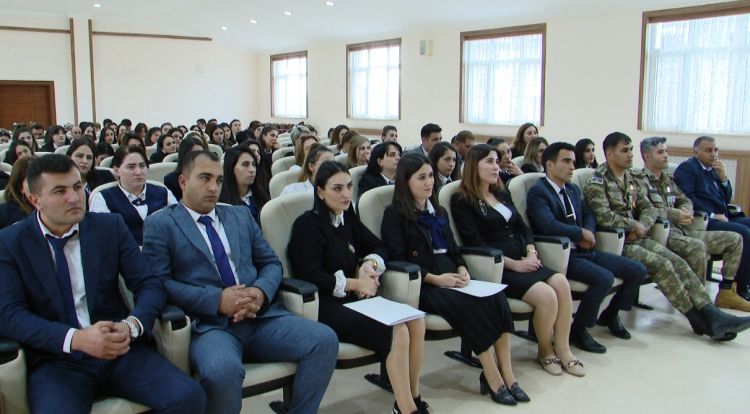 Gənc Müəllimlər Assosiasiyası Zəfər Gününü qeyd edib<font color=red> - FOTOLAR</font>