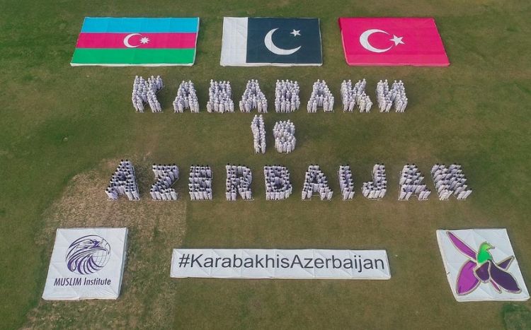 Pakistanda “Qarabağ Azərbaycandır”, “Zəfər Günü” adlı fləş-moblar keçirilib<font color=red> - VİDEO</font>