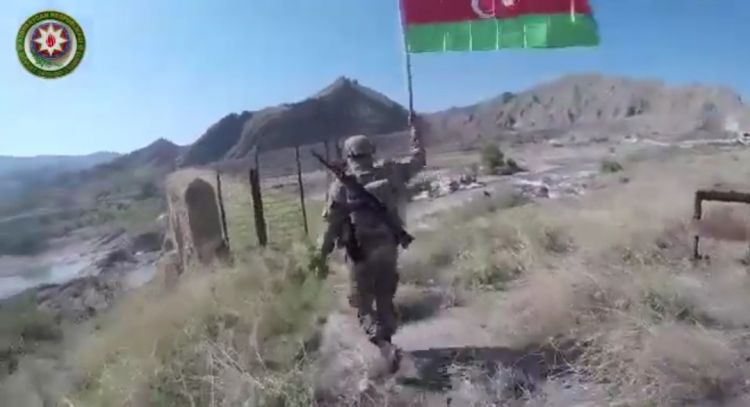 Xudafərin körpüsünün azad olunması ilə bağlı yeni görüntülər yayılıb<font color=red> - VİDEO</font>
