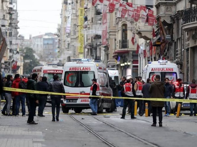 İstanbulda partlayış zamanı 6 nəfər ölüb, 53 nəfər yaralanıb