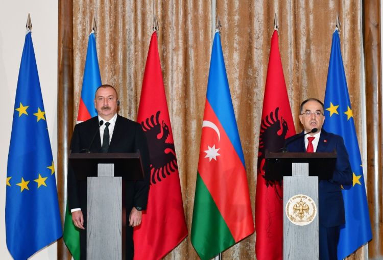 Azərbaycan və Albaniya prezidentləri mətbuata bəyanatlarla çıxış ediblər<font color='red'> - YENİLƏNİB</font><font color=red> - FOTOLAR</font>